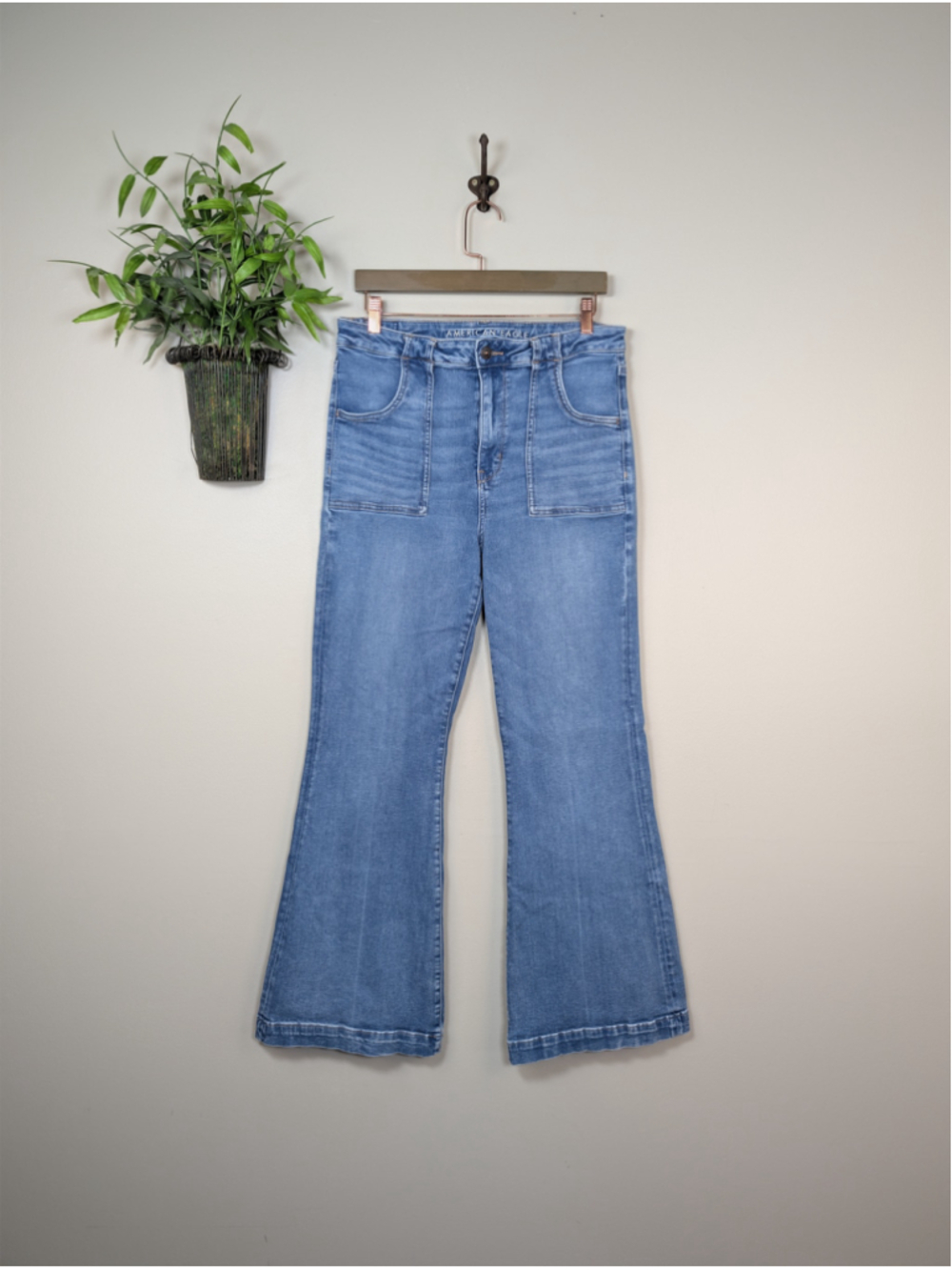 American Eagle 14 Super Hi Rise Flare Jeans Next Level Stretch Patch Pocket Boho